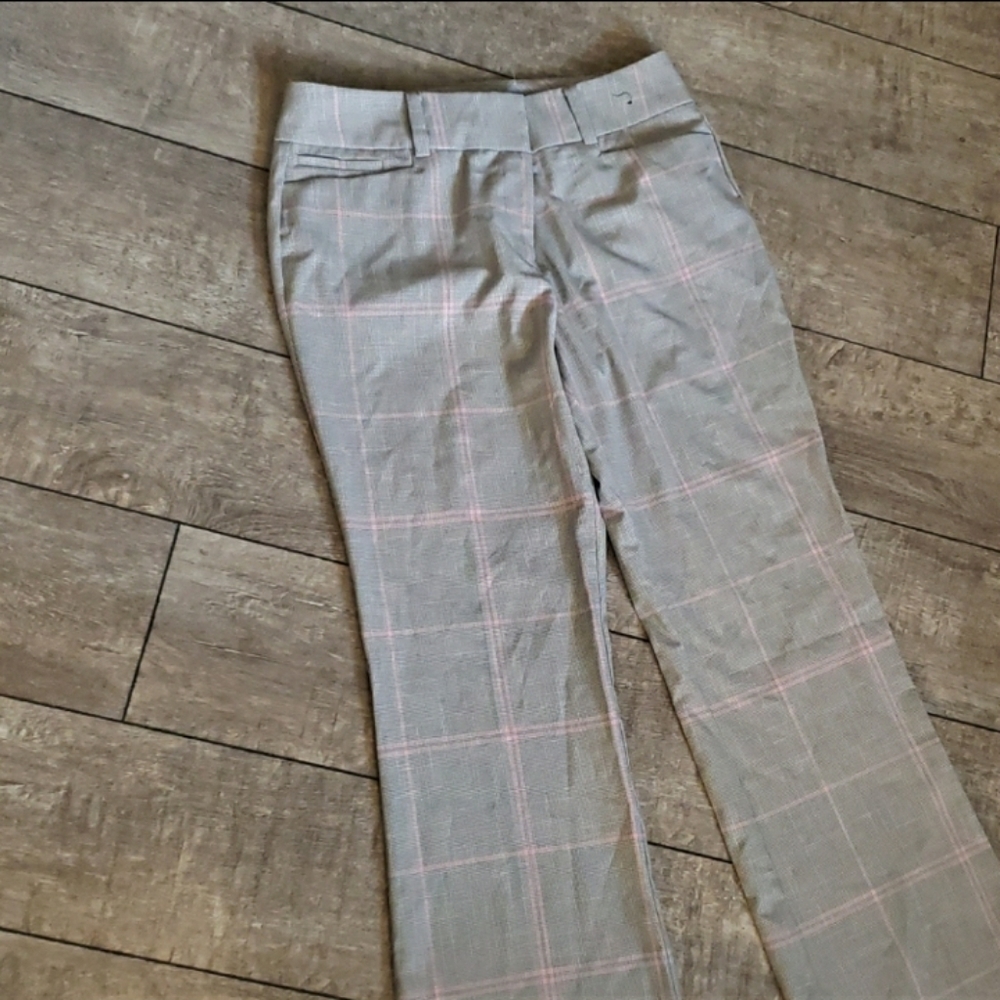 New York & Co Light grey & pink slacks 529 - Picture 2 of 6